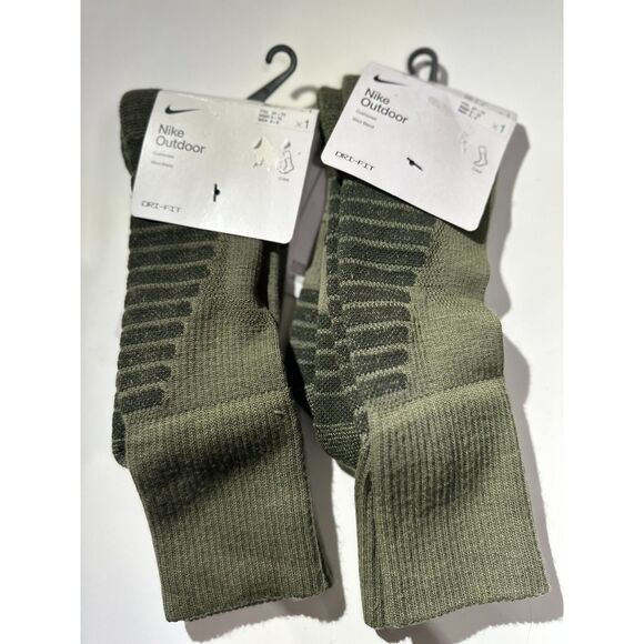 2x Nike men 6-8 Outdoor Cushion Wool Blend Dri-Fit Crew Socks Green NEW - Picture 1 of 7